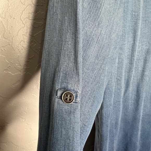 Chelsea & Theodore Hombre Tyncel Button Down Long Sleeve Shirt | Small - Picture 8 of 9